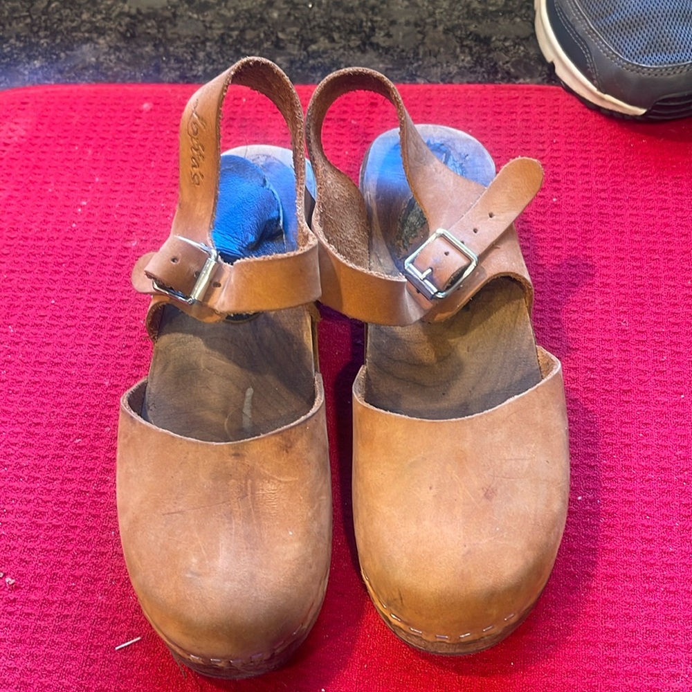 Lotta’s Low Tan Wood Clogs